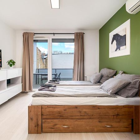 Atrium Residence Deluxe Suite-Free Parking Garage Same Building Boedapest Buitenkant foto
