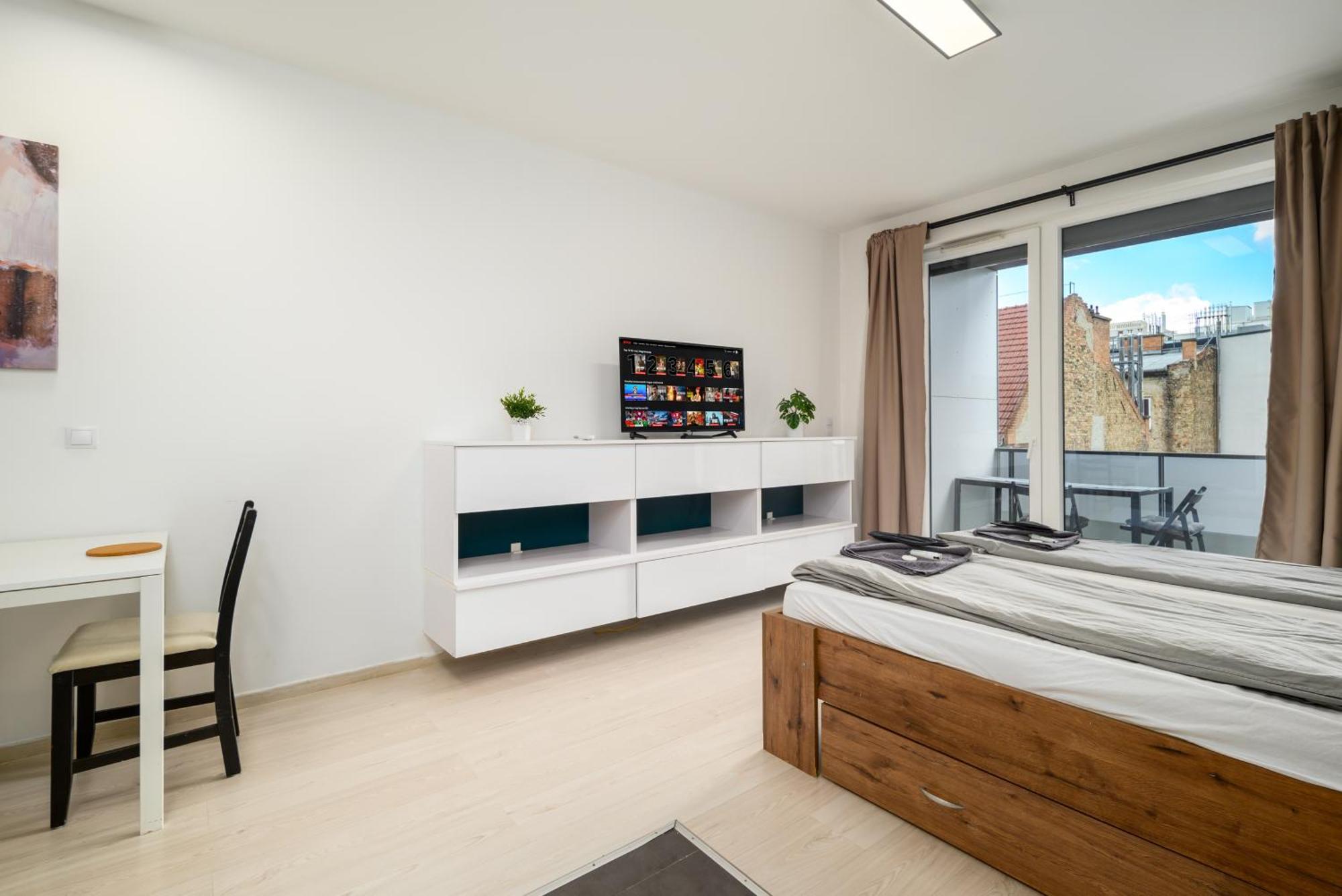 Atrium Residence Deluxe Suite-Free Parking Garage Same Building Boedapest Buitenkant foto