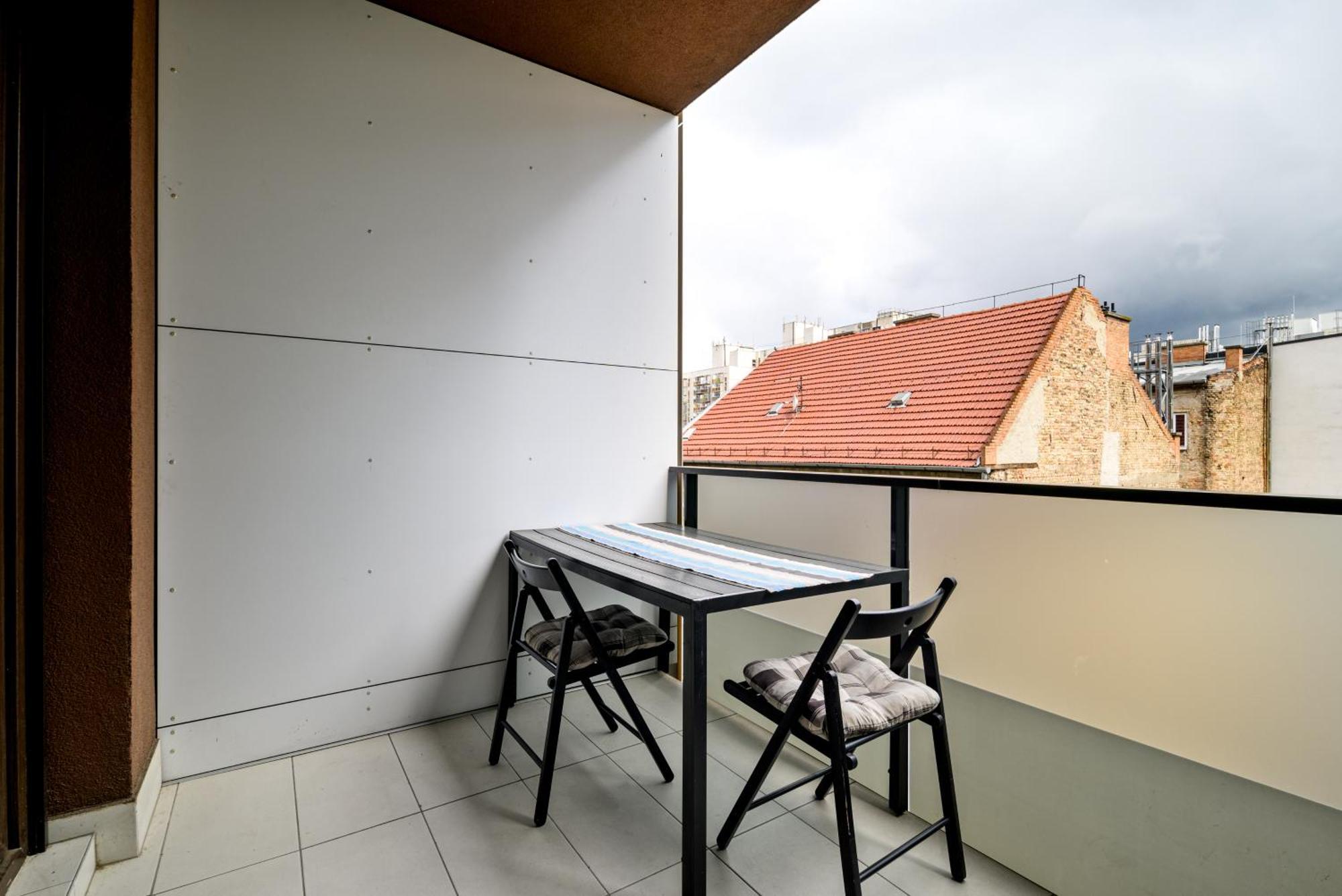 Atrium Residence Deluxe Suite-Free Parking Garage Same Building Boedapest Buitenkant foto