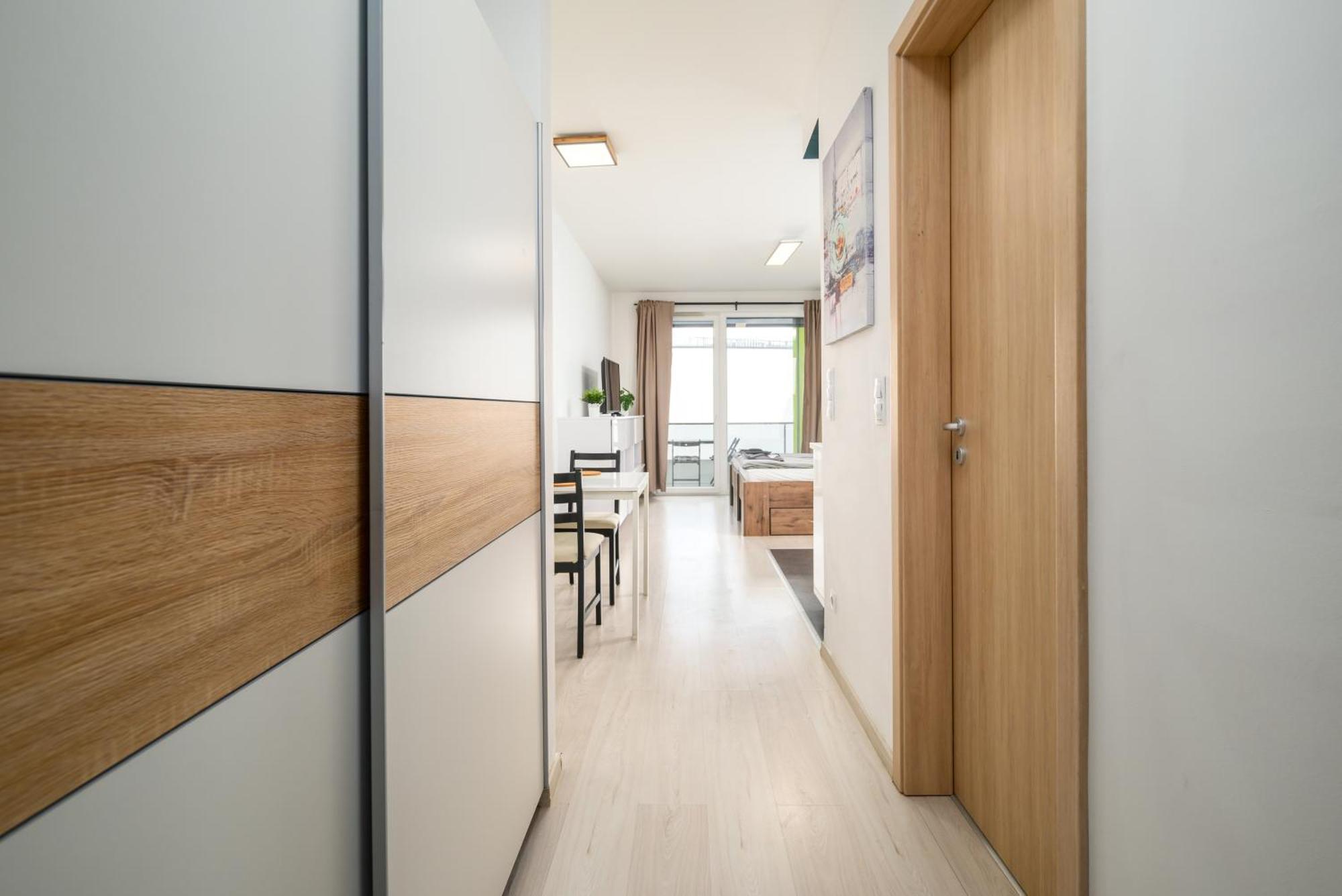 Atrium Residence Deluxe Suite-Free Parking Garage Same Building Boedapest Buitenkant foto