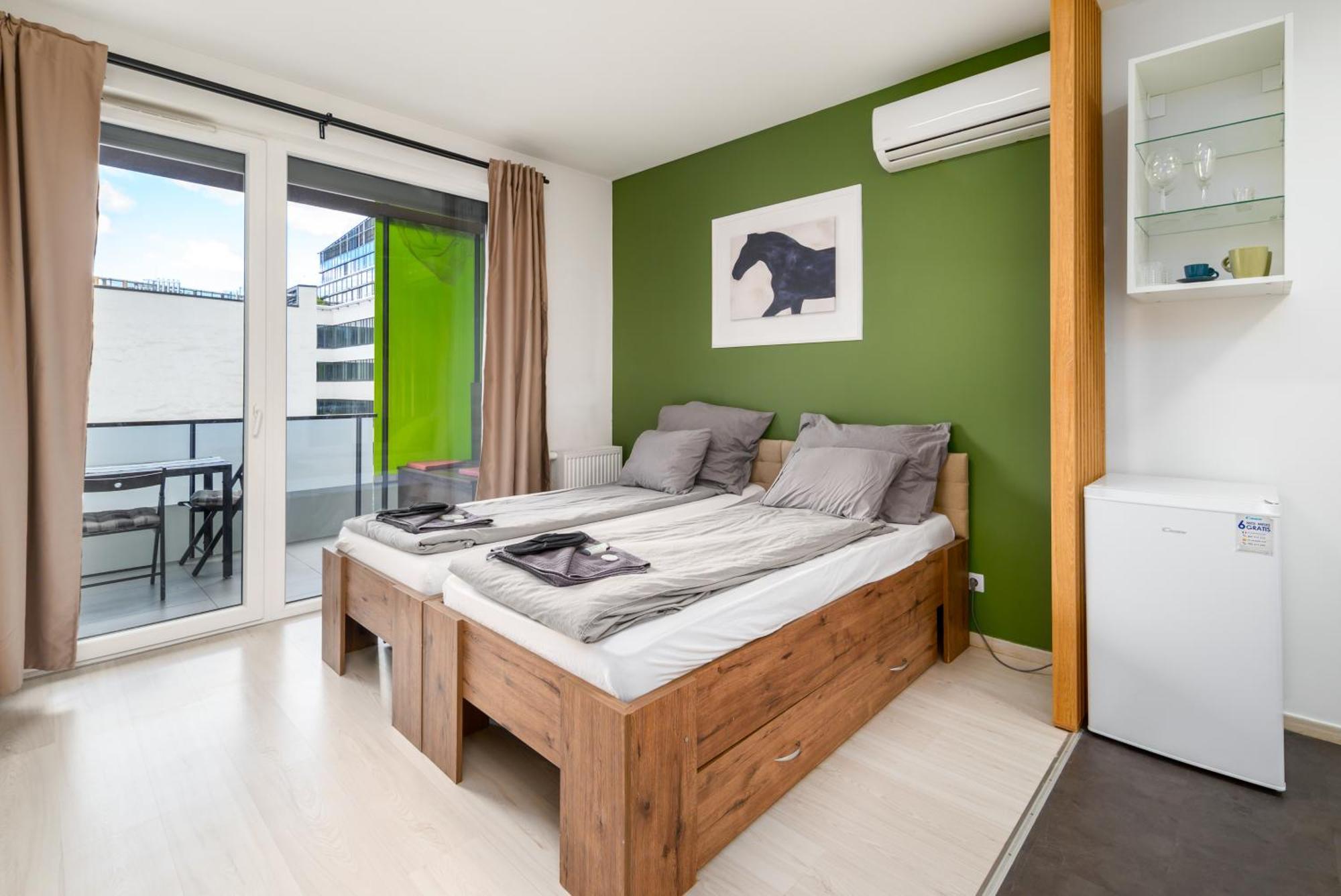 Atrium Residence Deluxe Suite-Free Parking Garage Same Building Boedapest Buitenkant foto